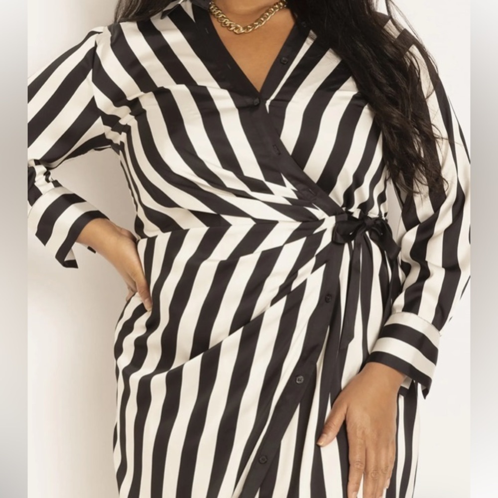 Eloquii NWT Full Sleeve True Wrap Dress Asymmetrical Black White Sz 22 Bold - Picture 4 of 16